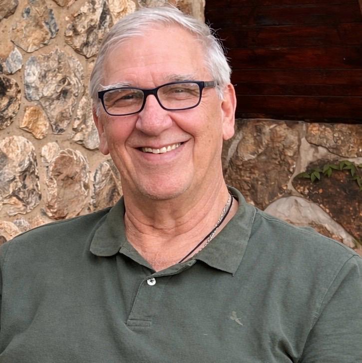 Portrait photo of the hypnotherapist behind Clear Horizon Hypnotherapy